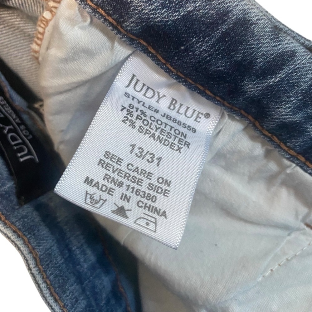 Judy Blue Light Wash Distressed Mid Rise Bandana Western Boyfriend Fit 13/31 - Picture 8 of 9